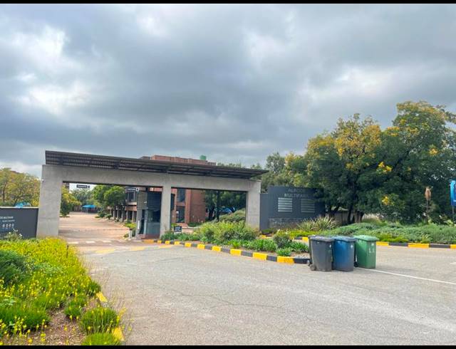 BUSINESS PROPERTY TO RENT IN BRACKENHURST